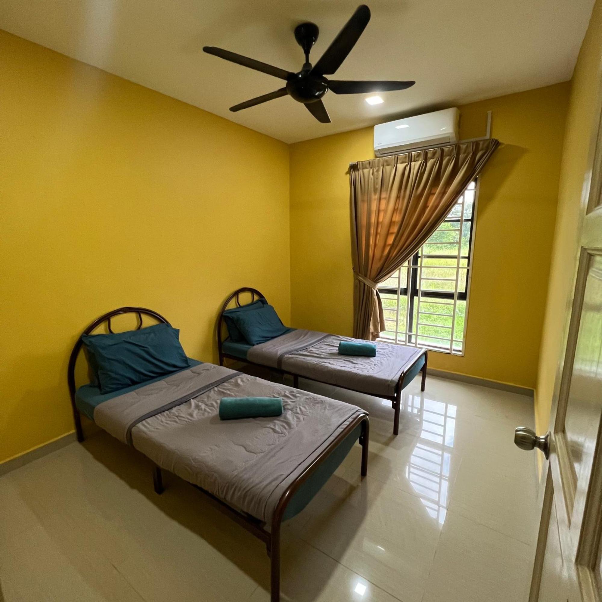D' Totok Housestay Σεπάνγκ Εξωτερικό φωτογραφία